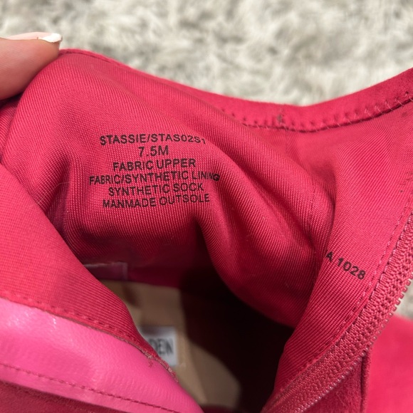 COPY - Steve Madden Pink Velvet Platforms - Picture 7 of 8